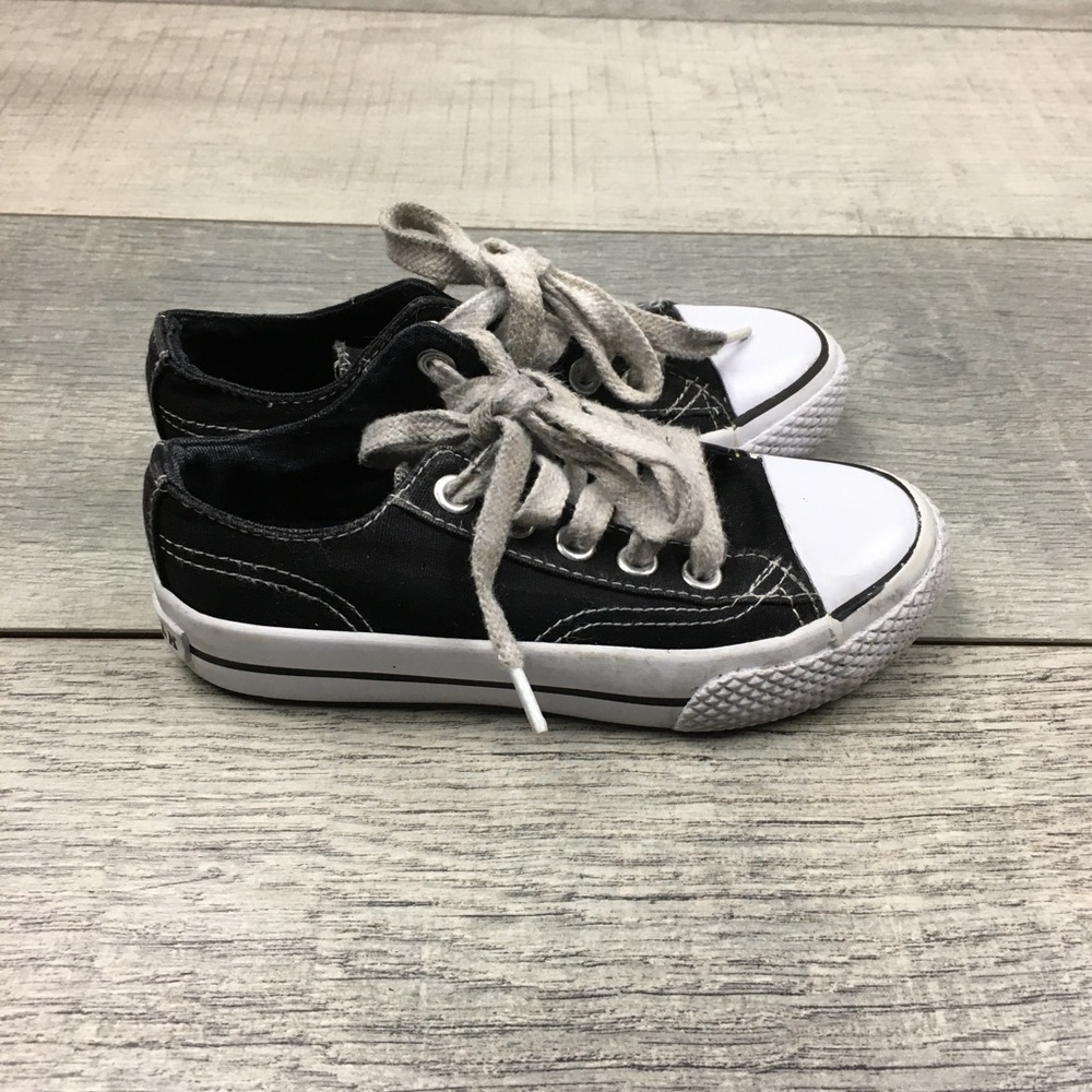 AIRWALK CHILDREN’S SHOES - SIZE 11